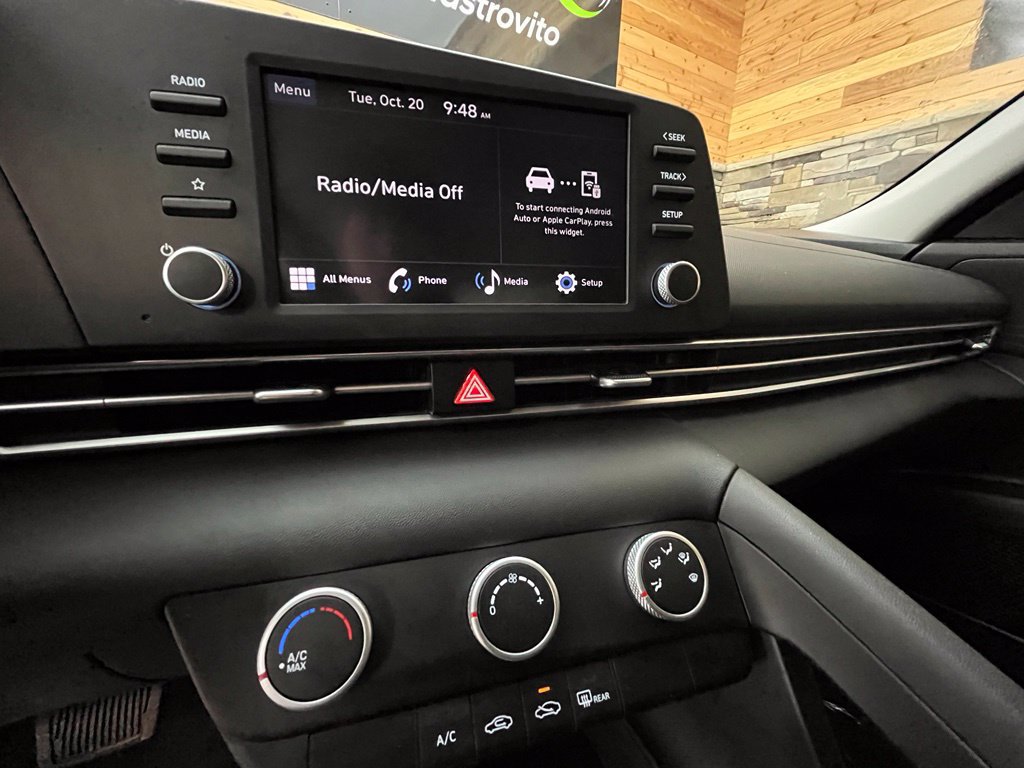 Certified 2024 Hyundai Elantra SE FWD image 32