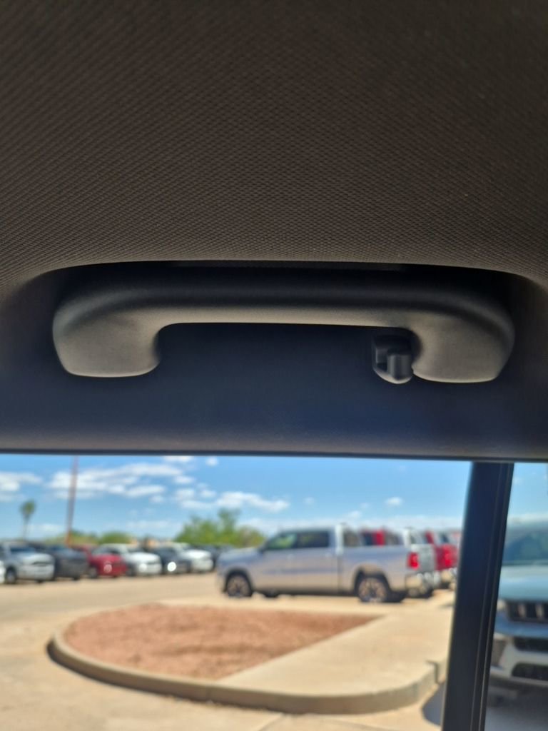 Used 2025 Jeep Grand Cherokee Altitude image 54