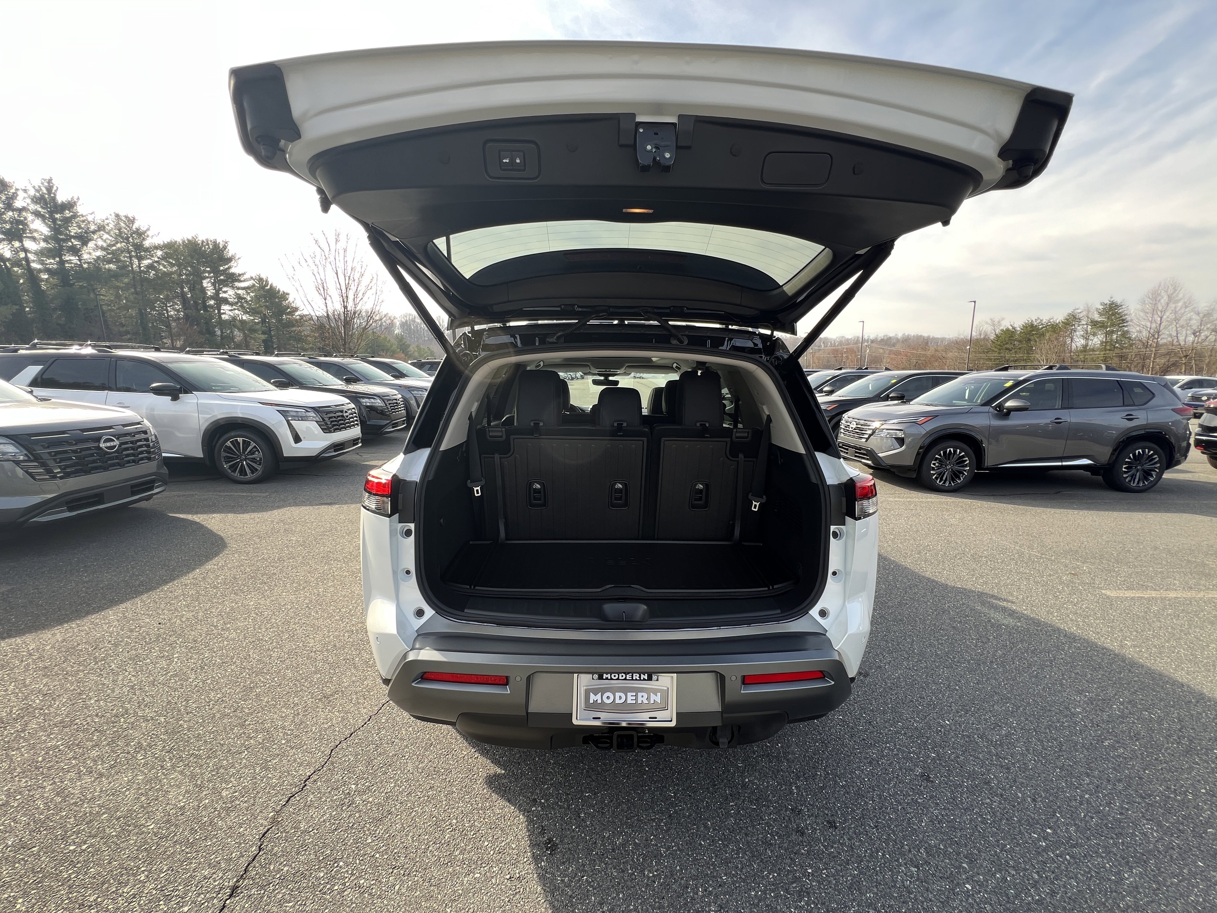 New 2026 Nissan Pathfinder Platinum image 31