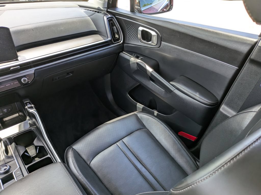 Certified 2024 Kia Sorento S w/ Panoramic Sunroof Package FWD image 17