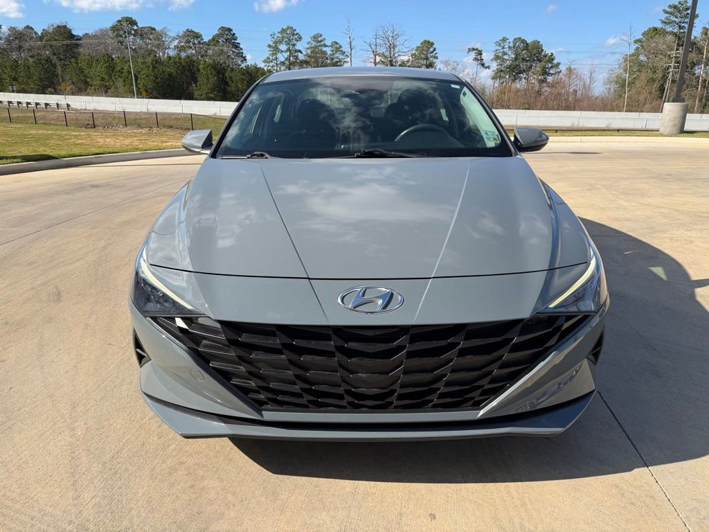 Used 2022 Hyundai Elantra SEL w/ Preferred Accessory Package image 8