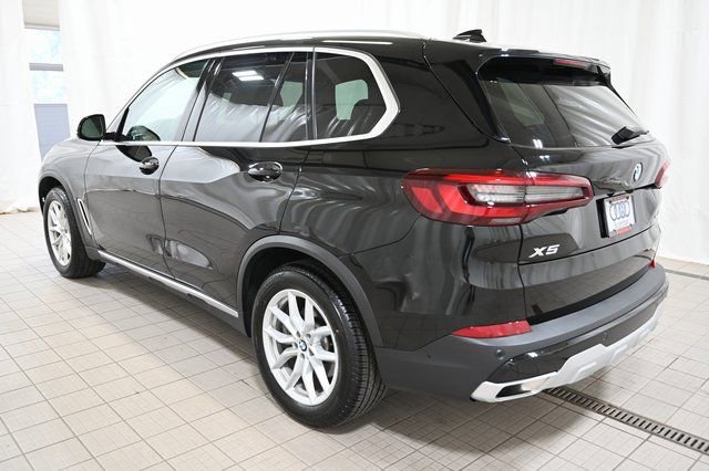 Used 2022 BMW X5 xDrive40i w/ Parking Assistance Package image 11