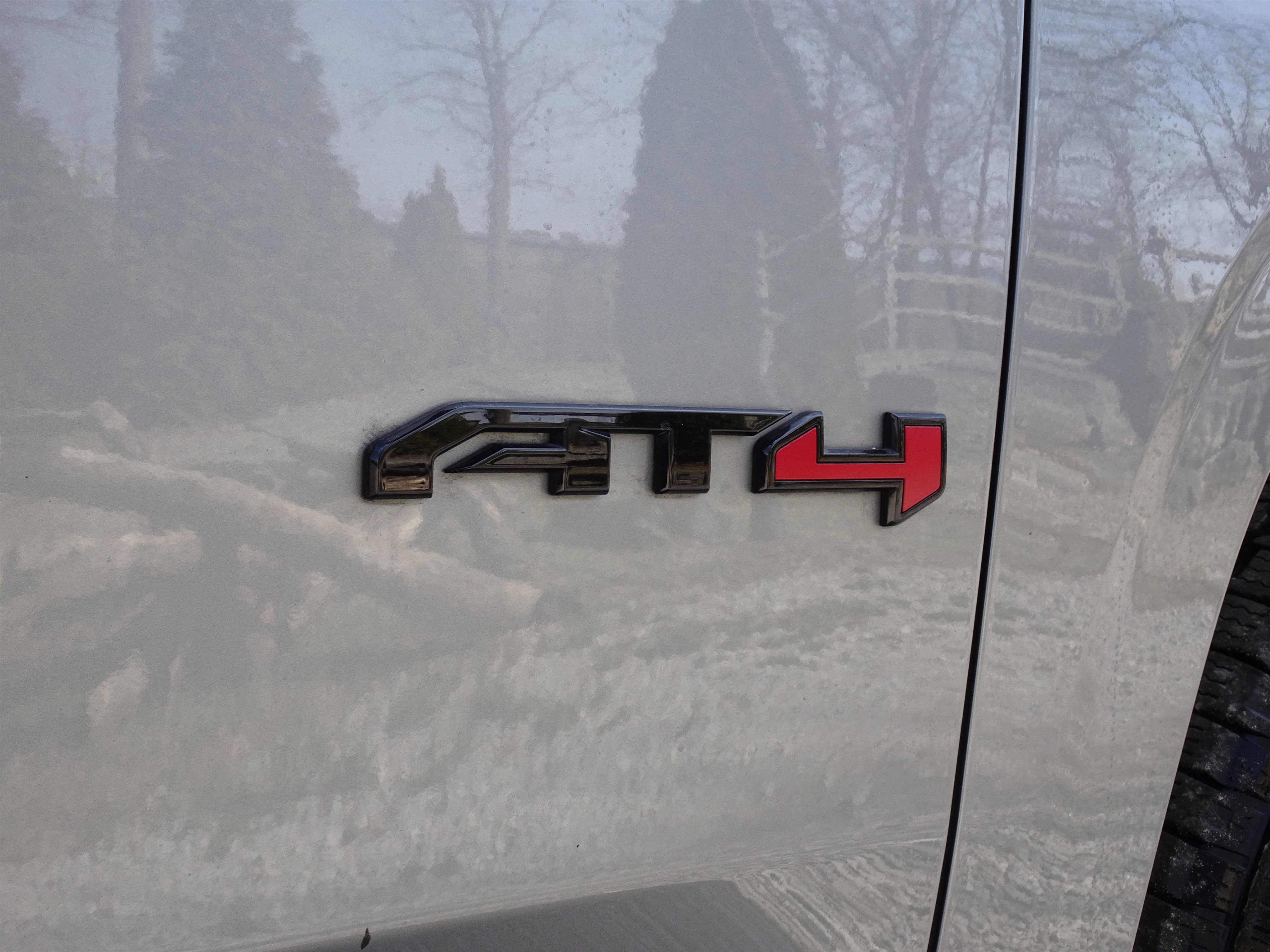 Used 2023 GMC Yukon XL AT4 w/ AT4 Premium Package image 11