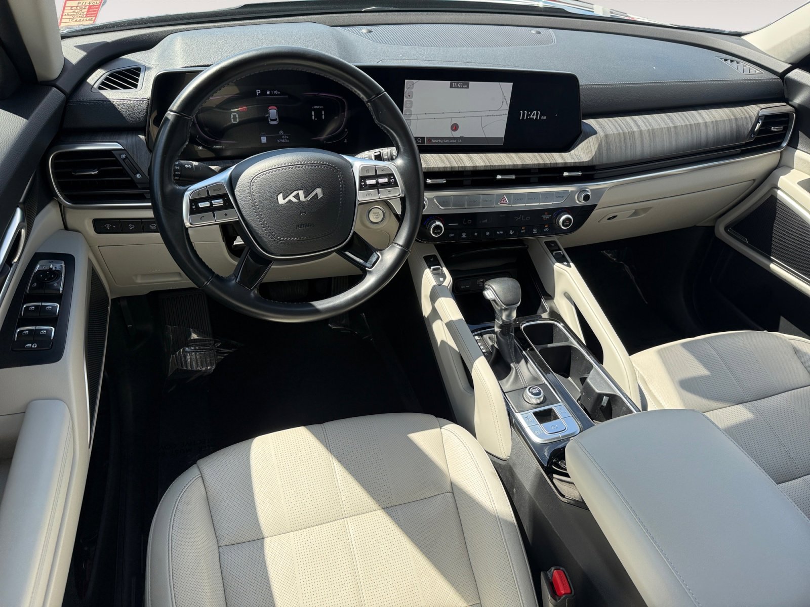 Used 2023 Kia Telluride EX w/ EX Captain's Chair Package image 15