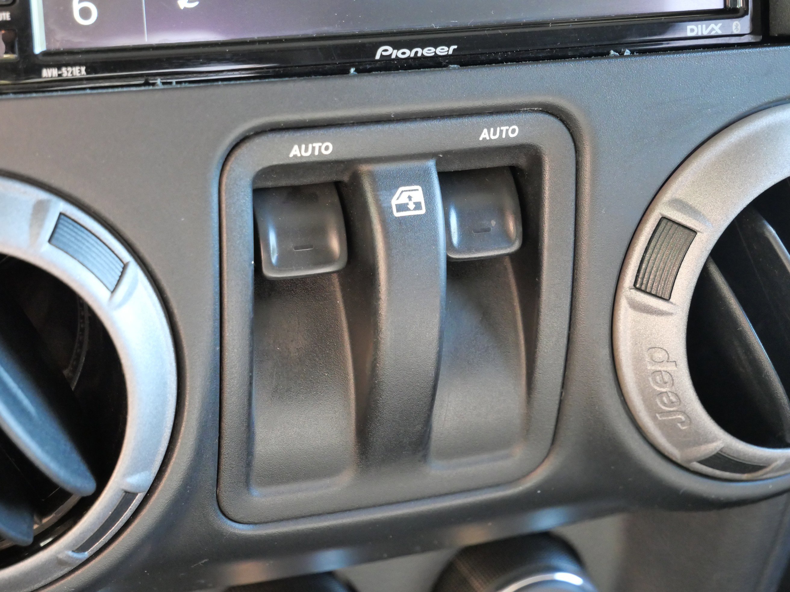 Used 2013 Jeep Wrangler Sport image 22