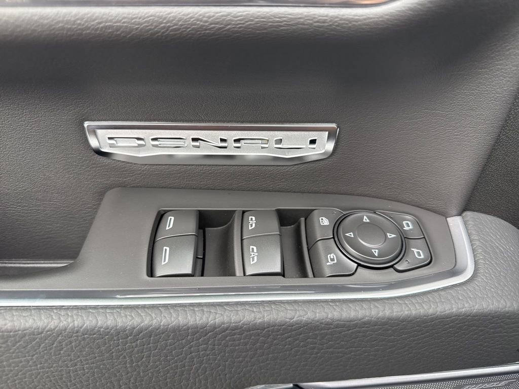 Used 2025 GMC Sierra 1500 Denali w/ Denali Reserve Package image 30