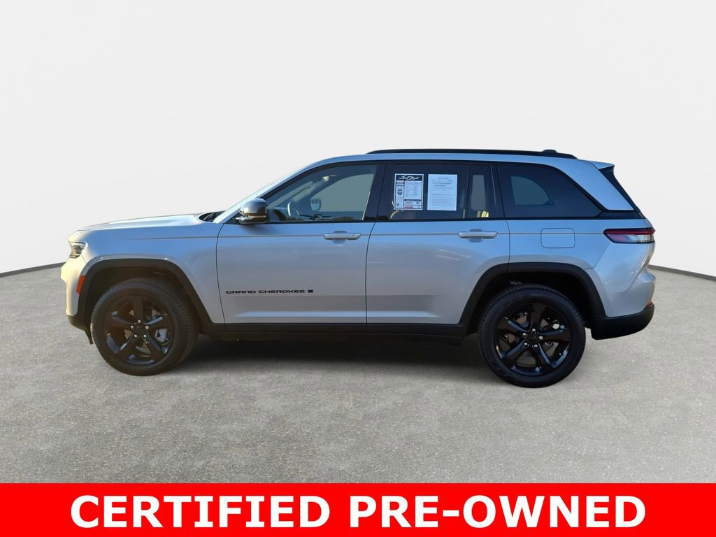 Used 2025 Jeep Grand Cherokee Limited w/ Black Appearance Package image 8