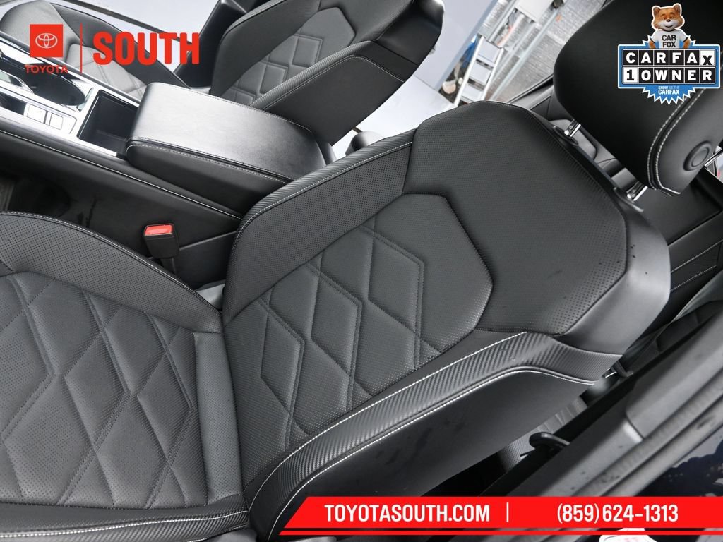 Used 2024 Volkswagen Atlas Cross Sport SE FWD image 9