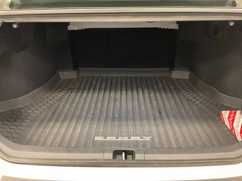 Used 2025 Toyota Camry SE AWD/4WD image 36