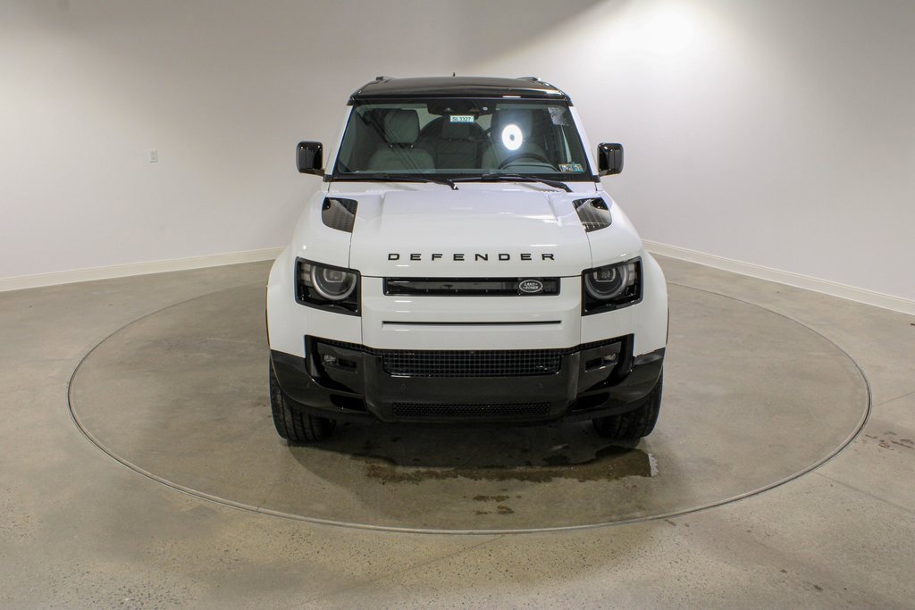 New 2026 Land Rover Defender 110 X-Dynamic SE image 8