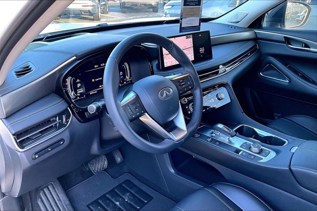 Certified 2025 INFINITI QX60 Luxe w/ Vision Package FWD image 18