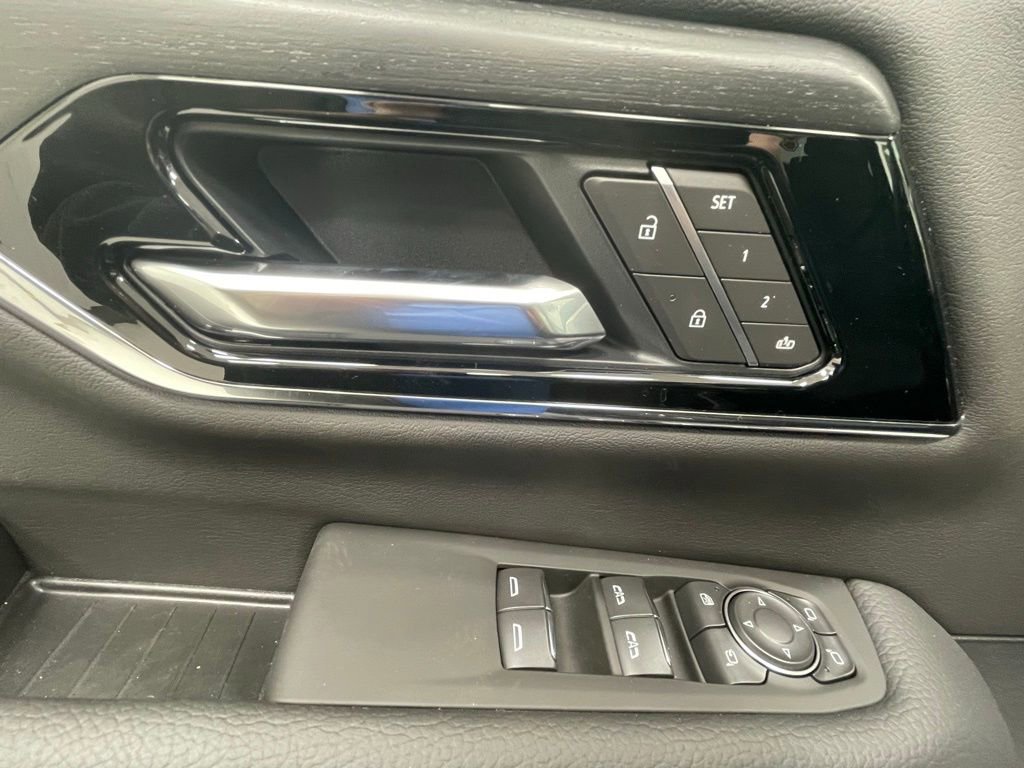 New 2026 GMC Yukon XL Denali w/ Sun & Power Step Package AWD/4WD image 14