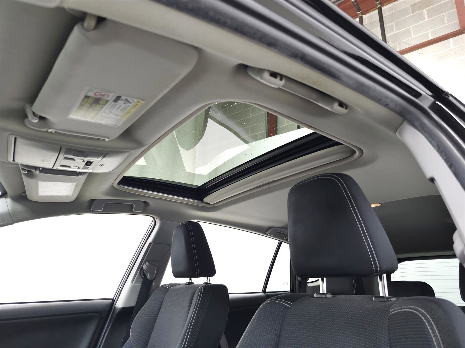 Used 2016 Toyota RAV4 XLE AWD/4WD image 15
