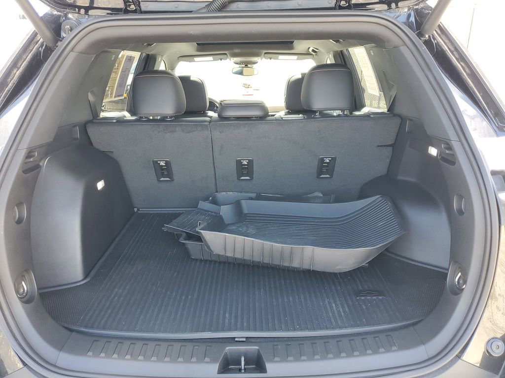 Certified 2025 Chevrolet Equinox ACTIV w/ Convenience Package III FWD image 8