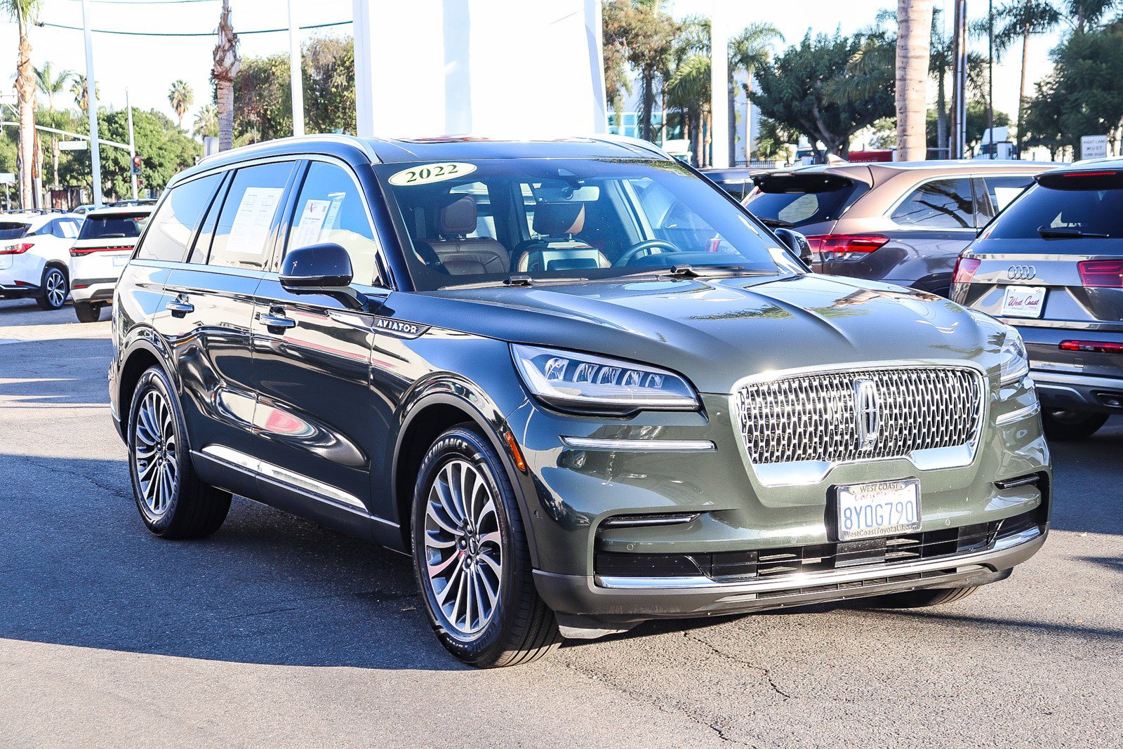 Used 2022 Lincoln Aviator Reserve w/ Elements Package Plus image 3