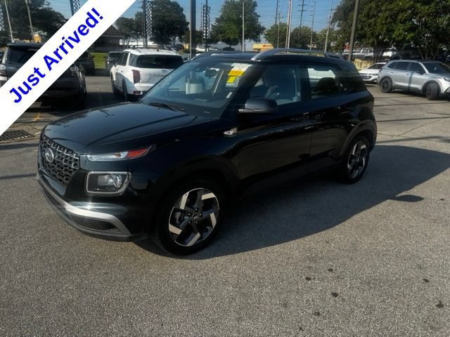 Used 2025 Hyundai Venue SEL FWD image 8