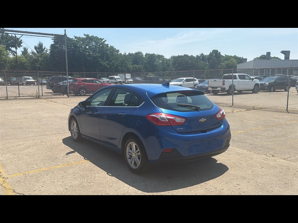 Used 2017 Chevrolet Cruze LT w/ LT True North Edition FWD image 4