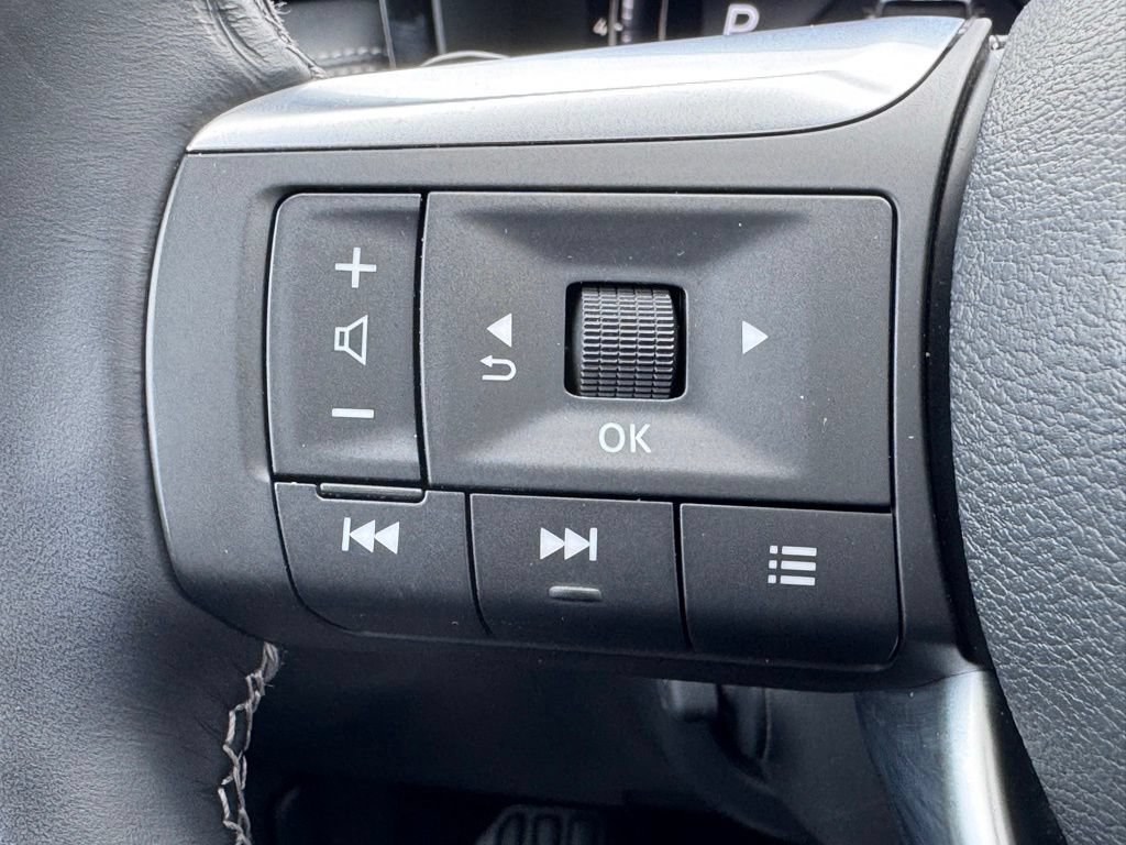 Used 2023 INFINITI QX60 Sensory w/ Cargo Package AWD/4WD image 43