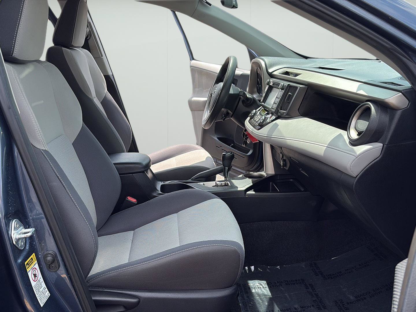 Used 2013 Toyota RAV4 XLE AWD/4WD image 14