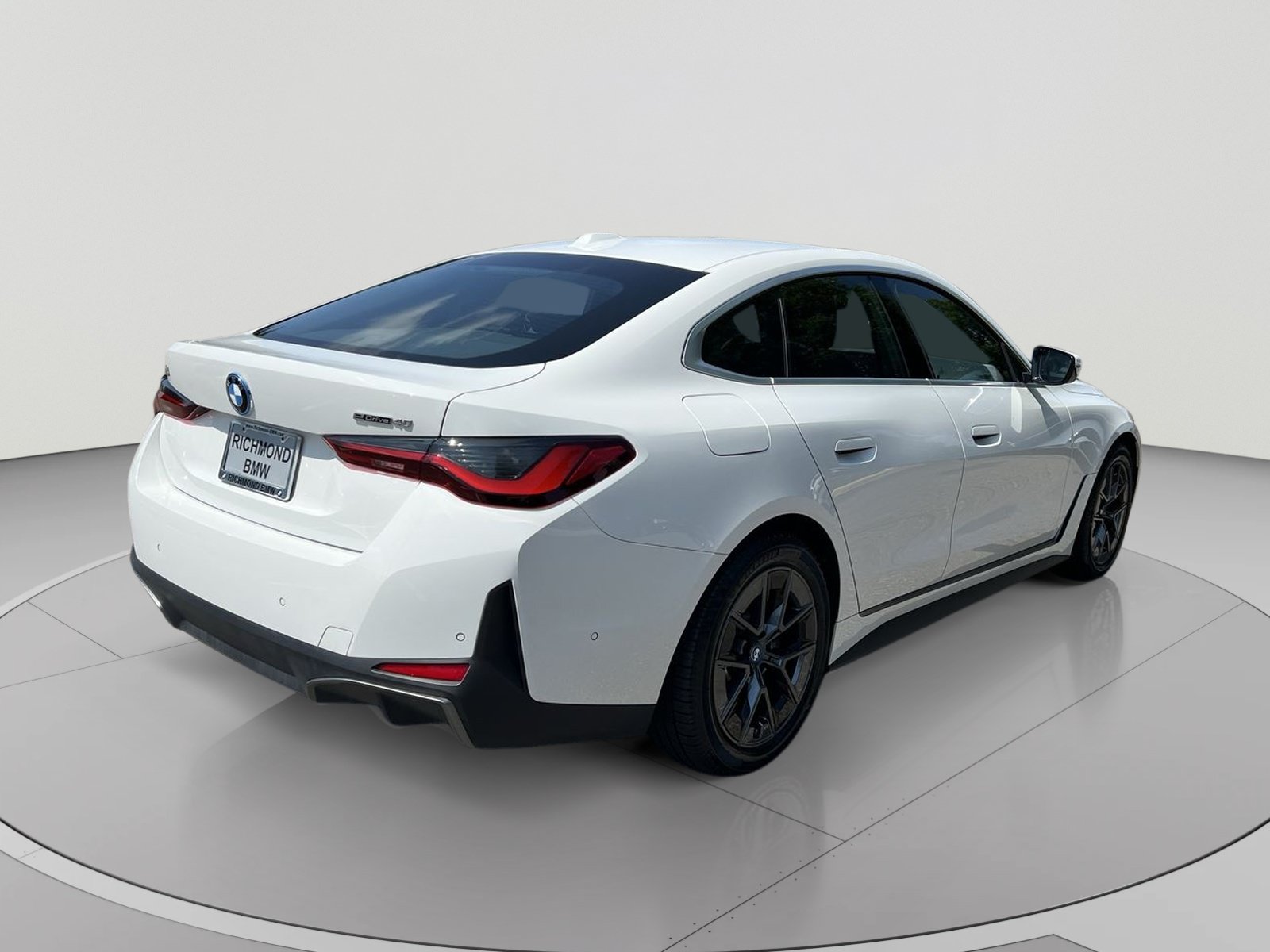 Used 2023 BMW i4 eDrive40 w/ Premium Package RWD image 5