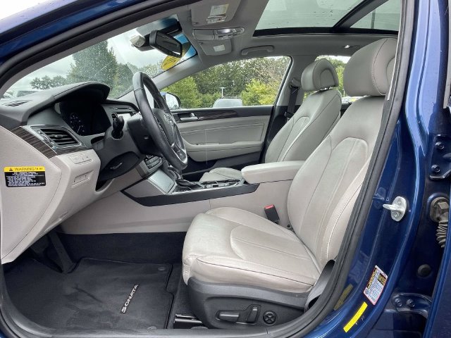 Used 2015 Hyundai Sonata Limited w/ Option Group 06 FWD image 14