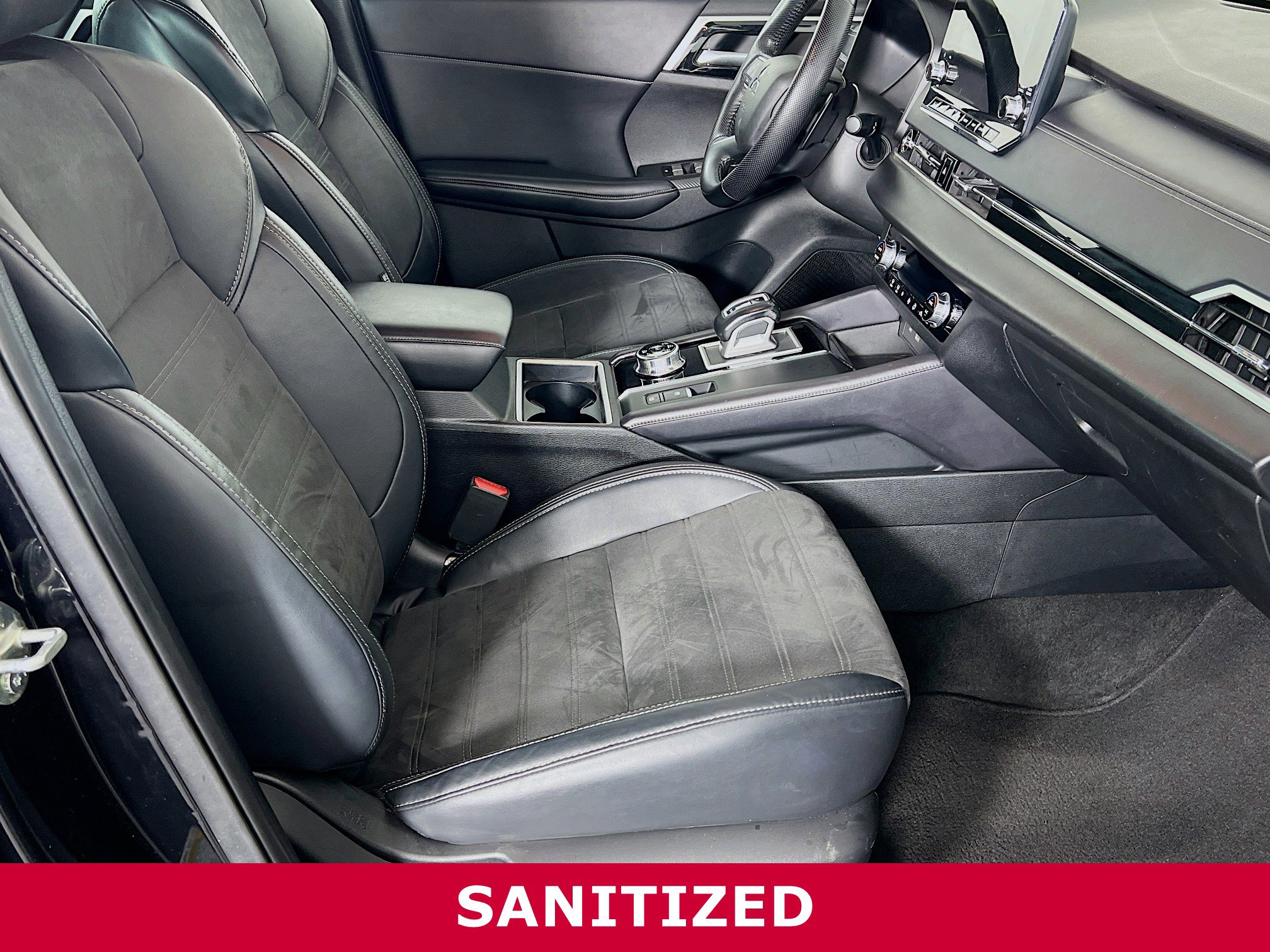 Used 2023 Mitsubishi Outlander SE image 23