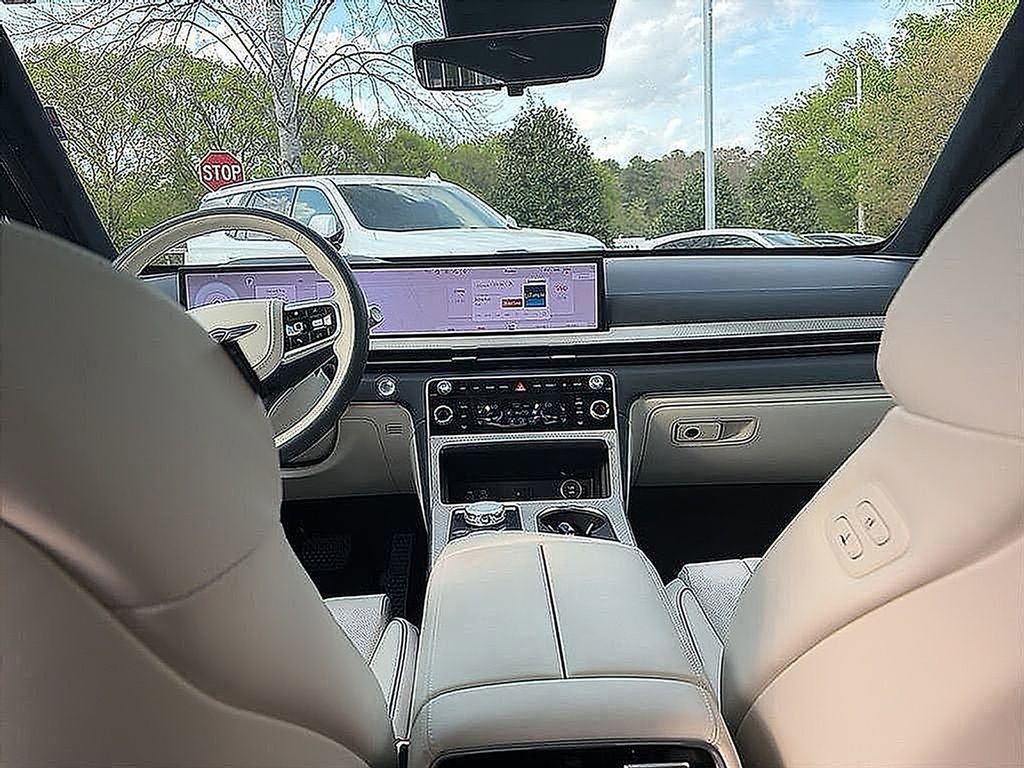 Certified 2025 Genesis GV80 3.5T Prestige image 7