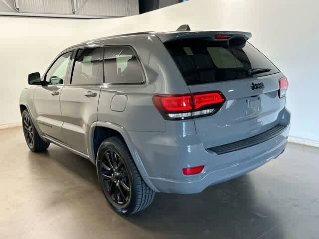 Used 2020 Jeep Grand Cherokee Altitude RWD image 34
