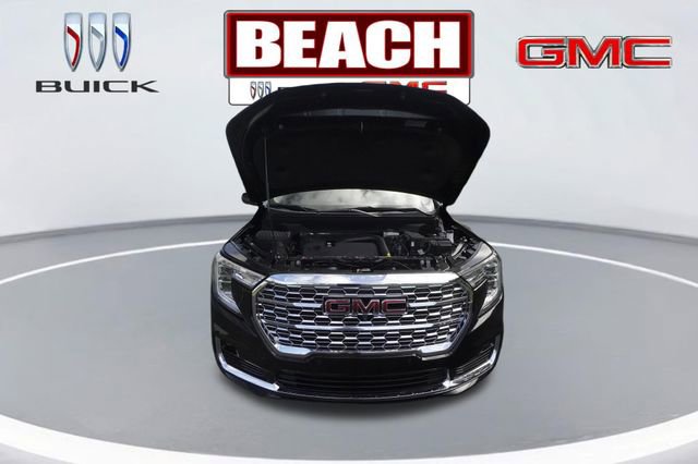 Used 2024 GMC Terrain Denali w/ Black Diamond Edition image 9