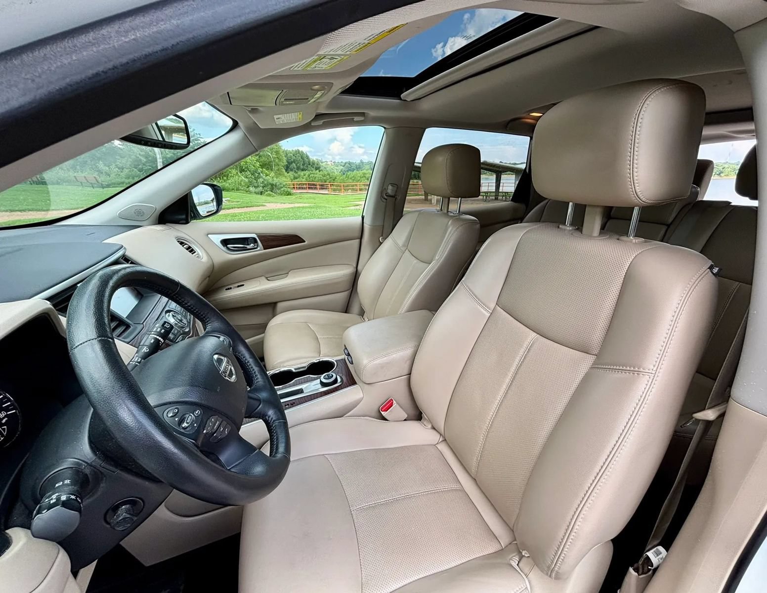 Used 2019 Nissan Pathfinder Platinum AWD/4WD image 12