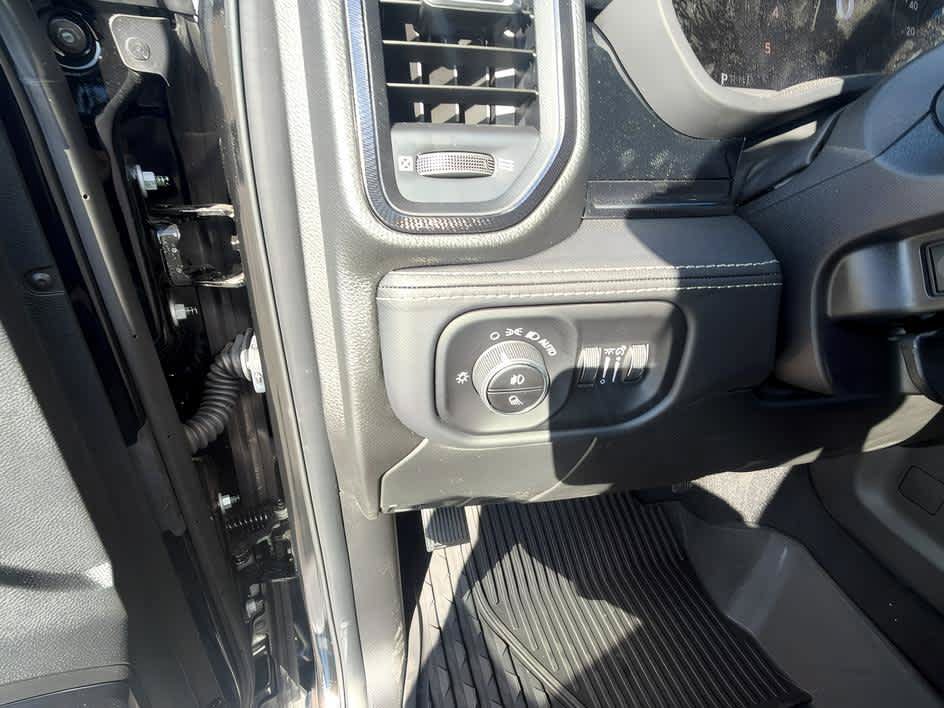 New 2027 RAM 2500 Rebel w/ Rebel Level 2 Equipment Group AWD/4WD image 17