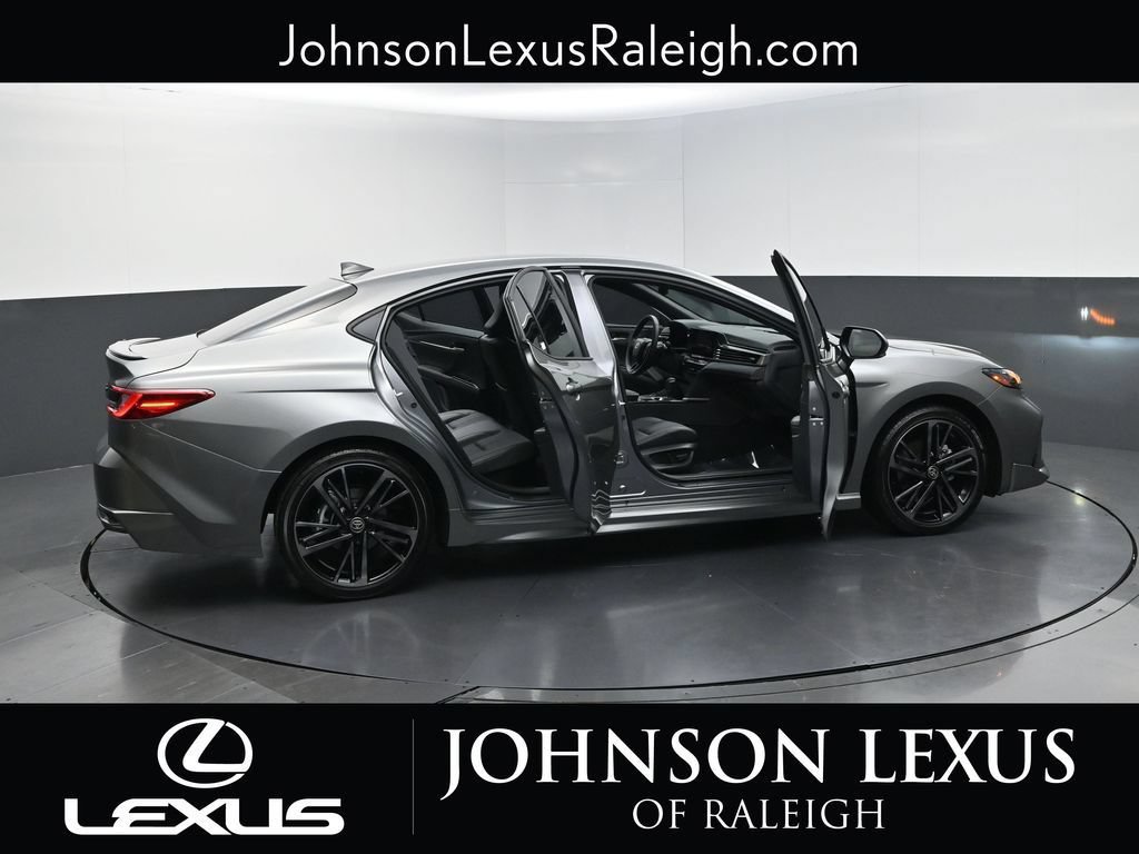 Used 2026 Toyota Camry XSE FWD image 31