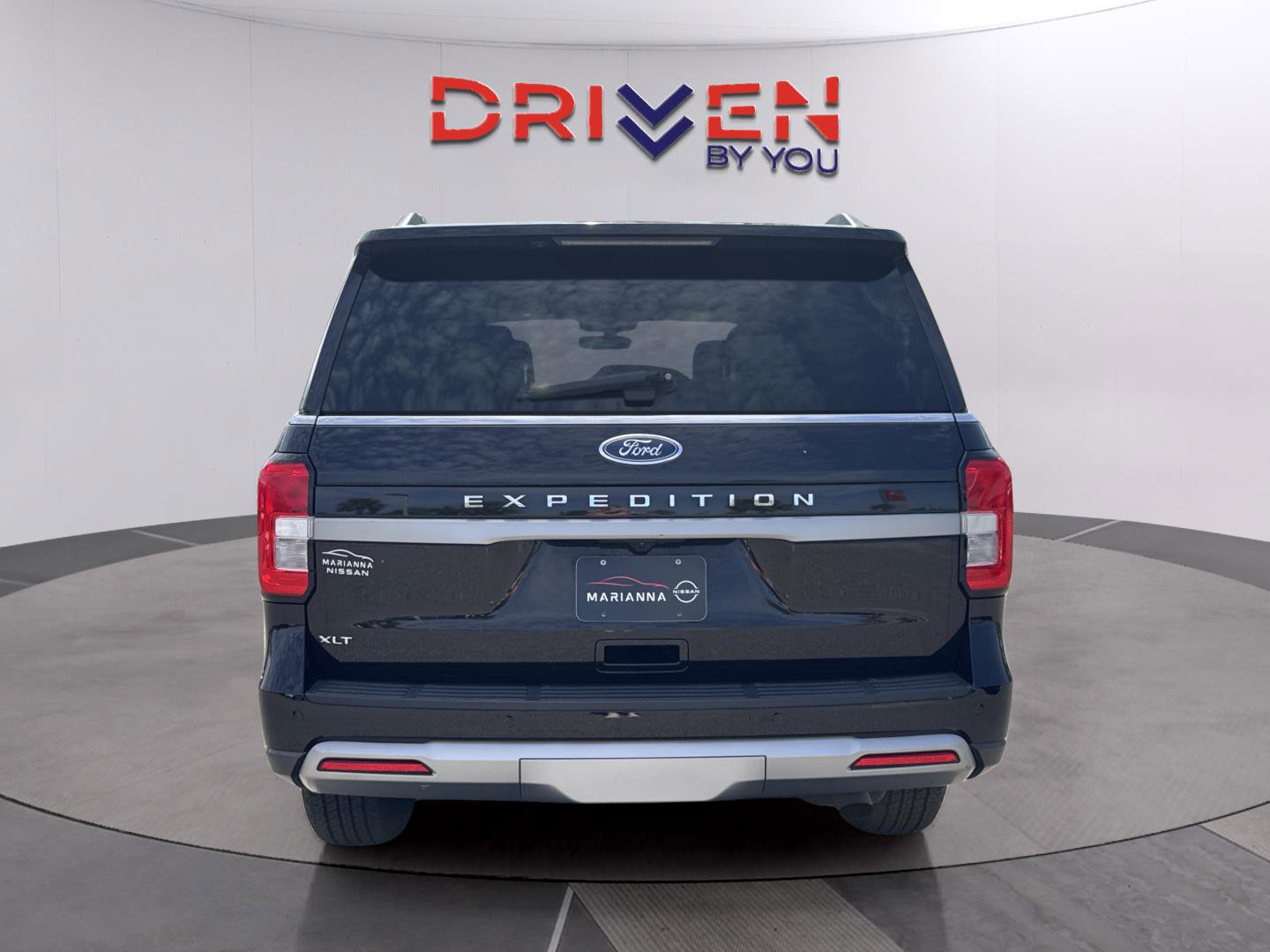 Used 2024 Ford Expedition XLT image 4