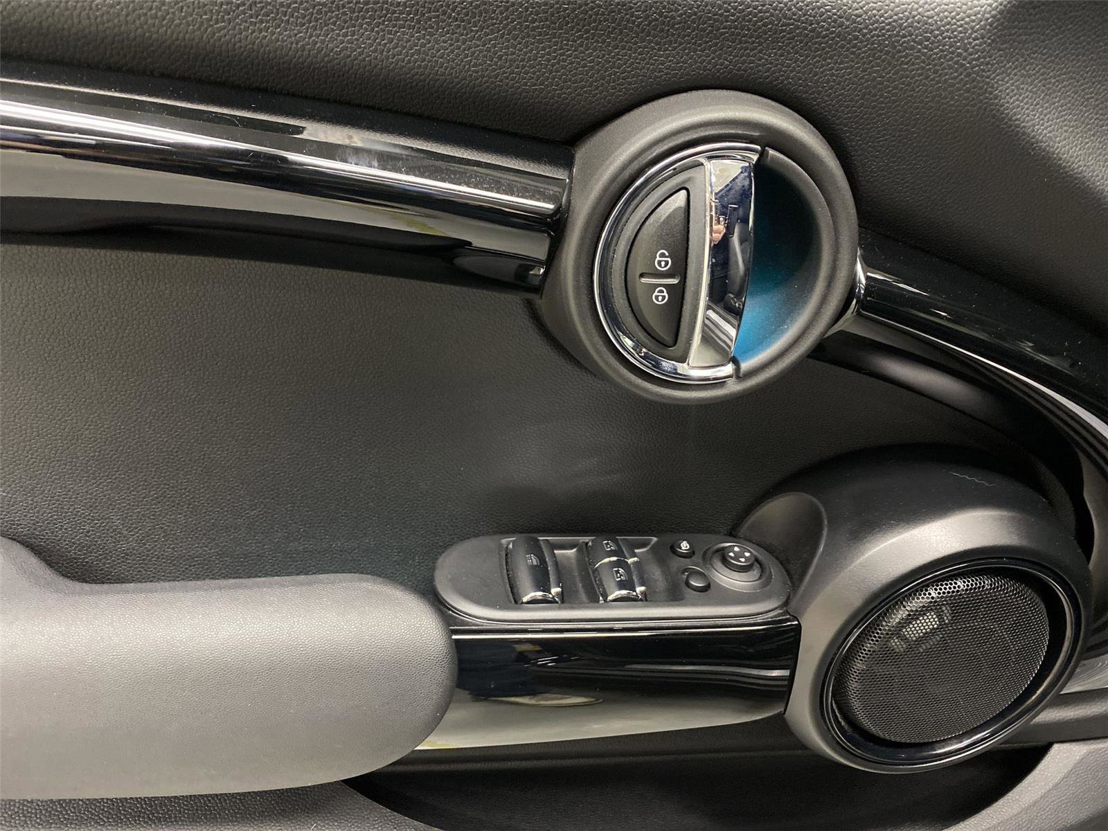 Used 2021 MINI Cooper S image 19