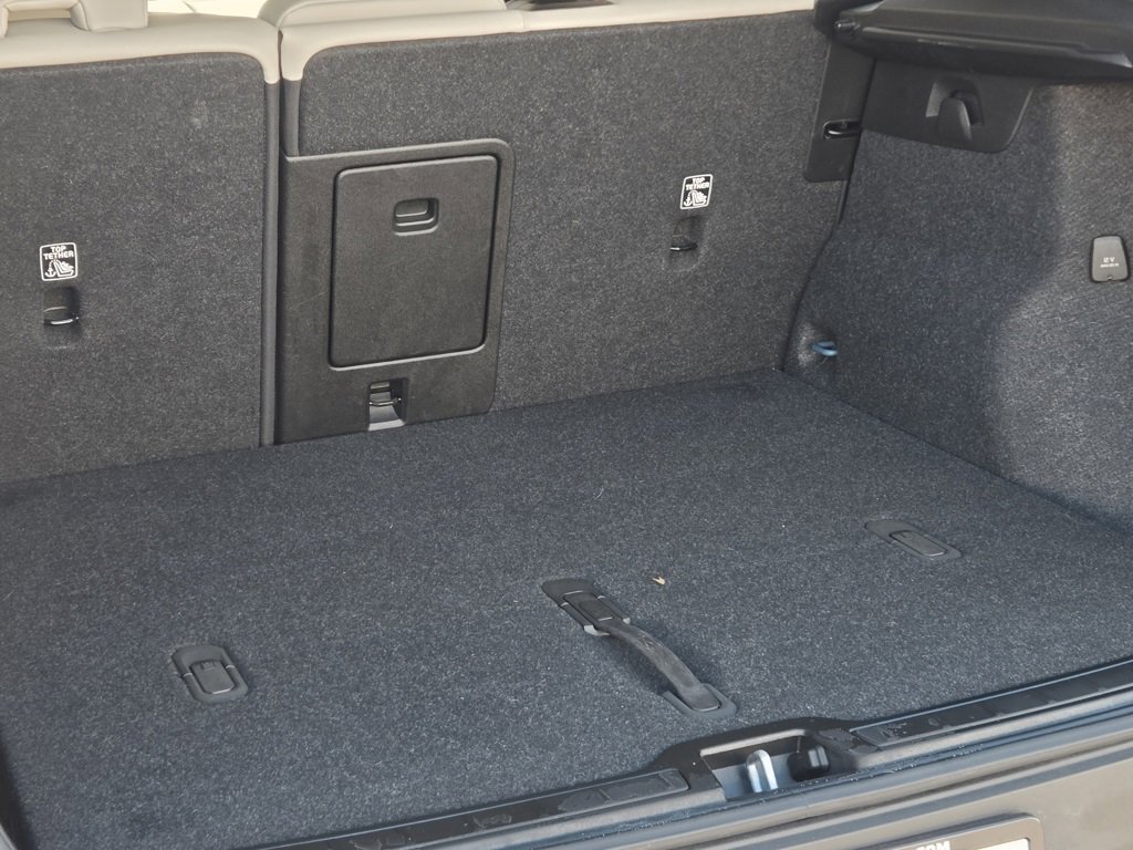 Certified 2023 Volvo XC40 B5 Plus w/ Driver Assist Package image 13