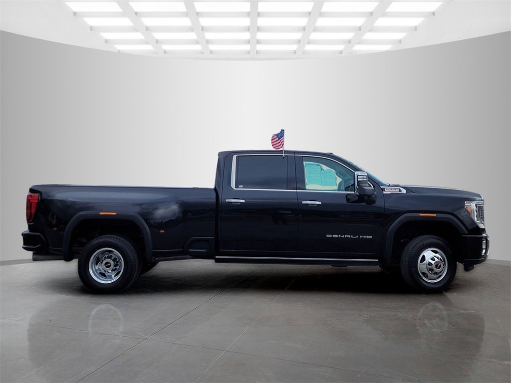 Used 2023 GMC Sierra 3500 Denali w/ Denali Ultimate Package image 3