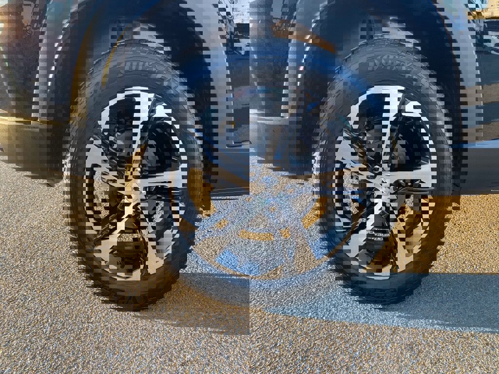 New 2026 Chevrolet Trax RS w/ Sunroof Package image 2