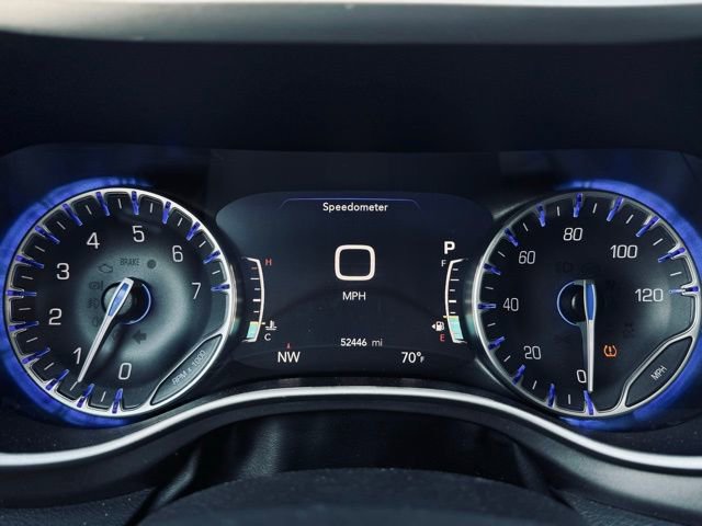 Used 2024 Chrysler Pacifica Touring-L FWD image 33