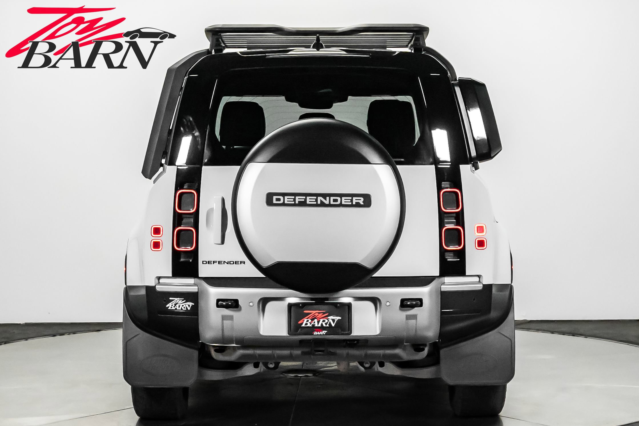 Used 2024 Land Rover Defender 110 S AWD/4WD image 4
