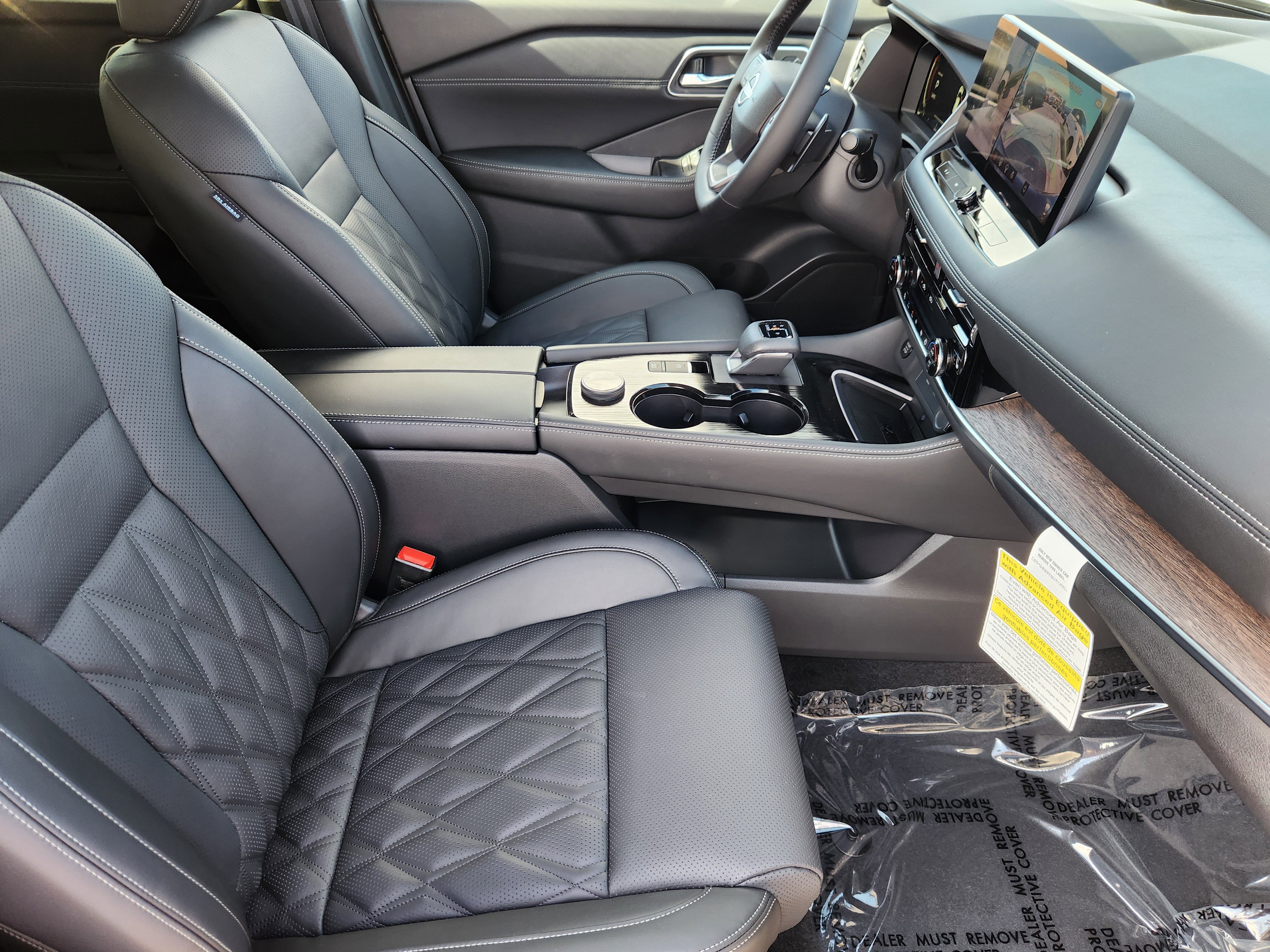 New 2026 Nissan Rogue Platinum image 14