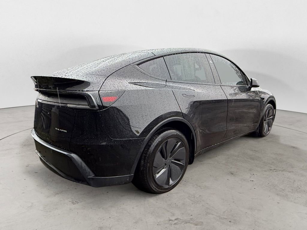 Used 2026 Tesla Model Y Long Range image 4