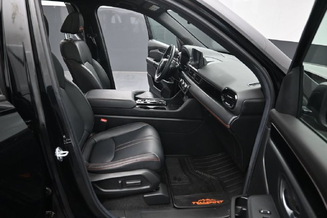 Certified 2025 Honda Pilot TrailSport image 34