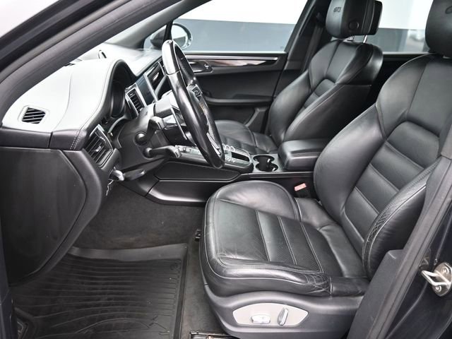 Used 2017 Porsche Macan GTS w/ Premium Package Plus image 25