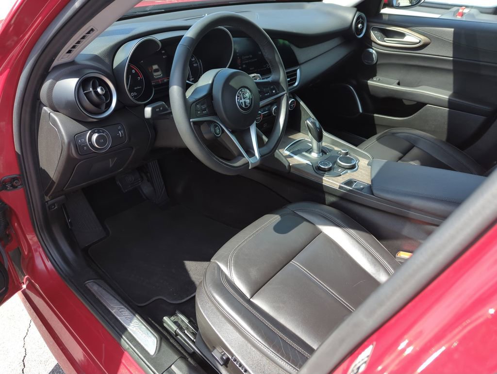 Used 2019 Alfa Romeo Giulia Ti image 11