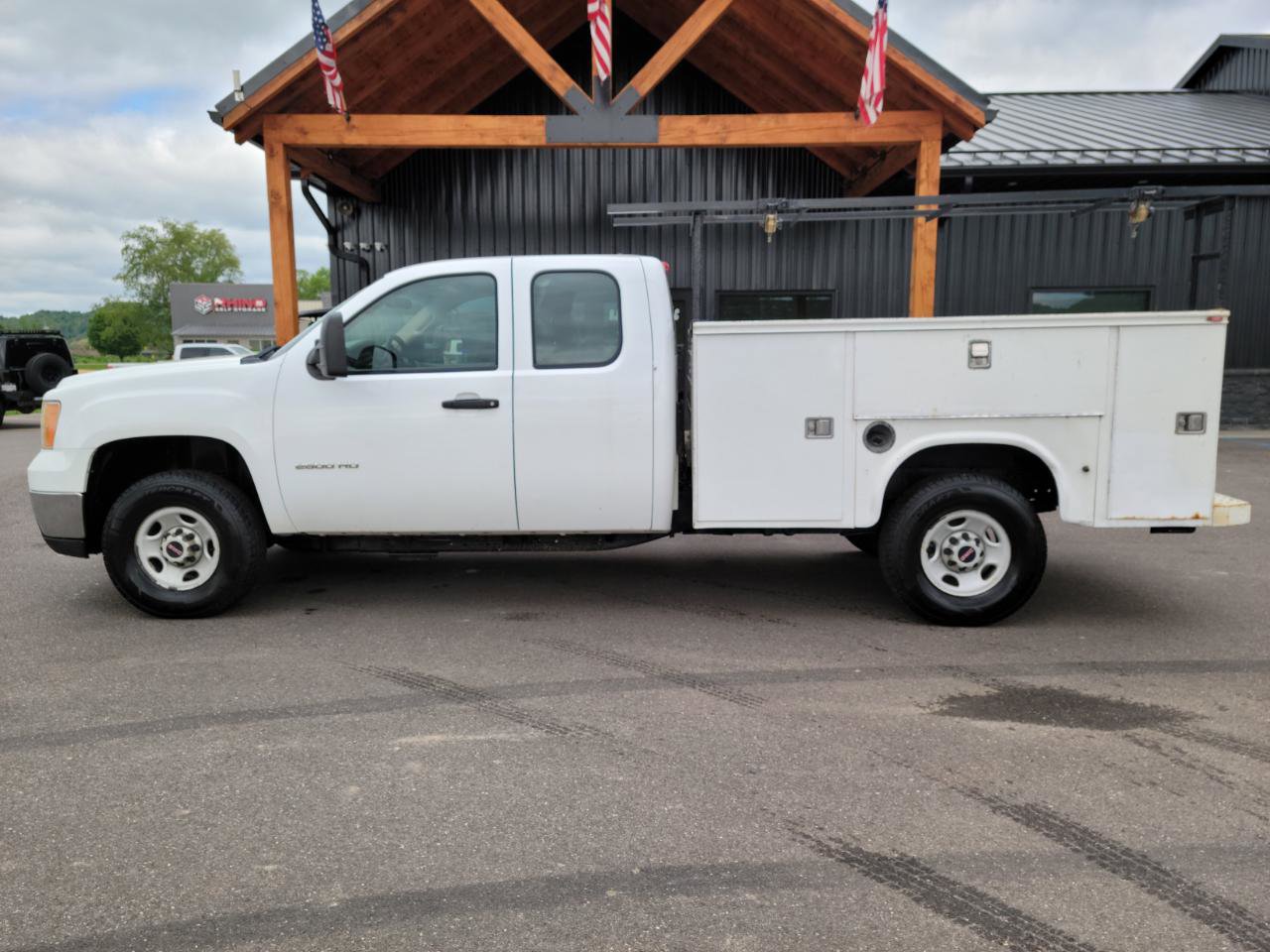Used 2010 GMC Sierra 2500 W/T RWD image 12