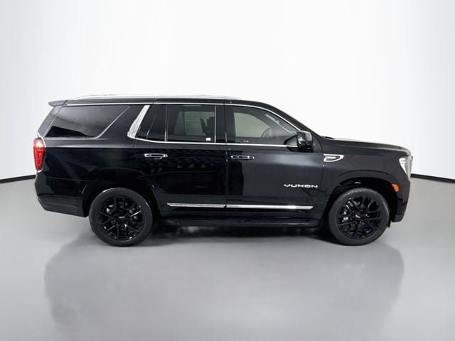 Used 2024 GMC Yukon SLT w/ SLT Luxury Package AWD/4WD image 9