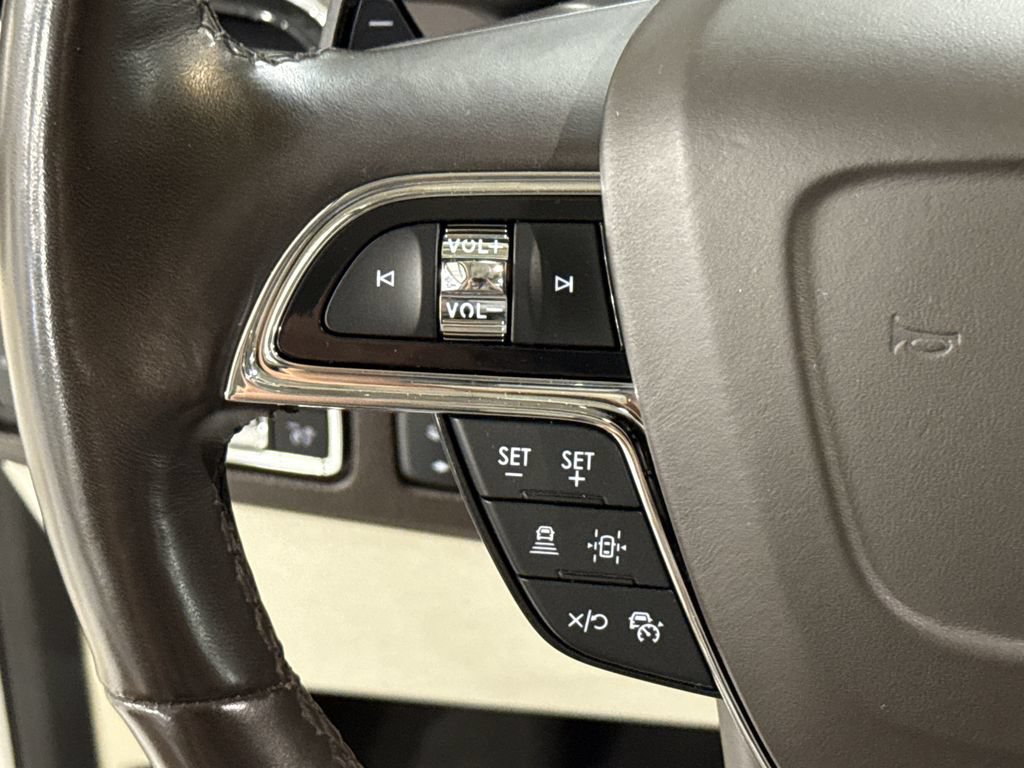 Used 2024 Lincoln Navigator L Black Label AWD/4WD image 12
