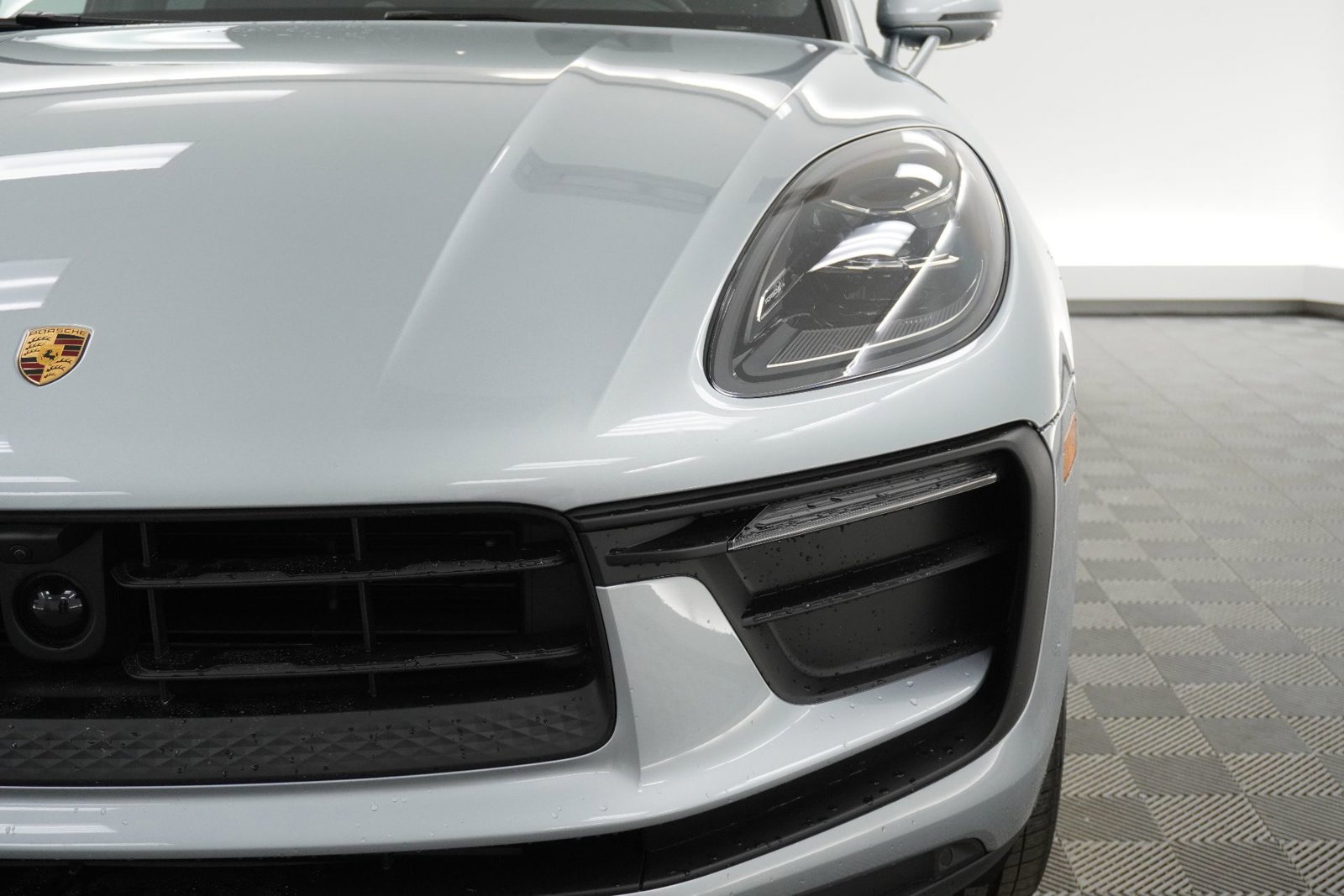 Certified 2026 Porsche Macan image 12