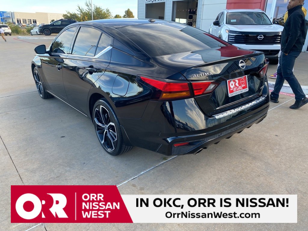 Used 2023 Nissan Altima 2.5 SR image 3