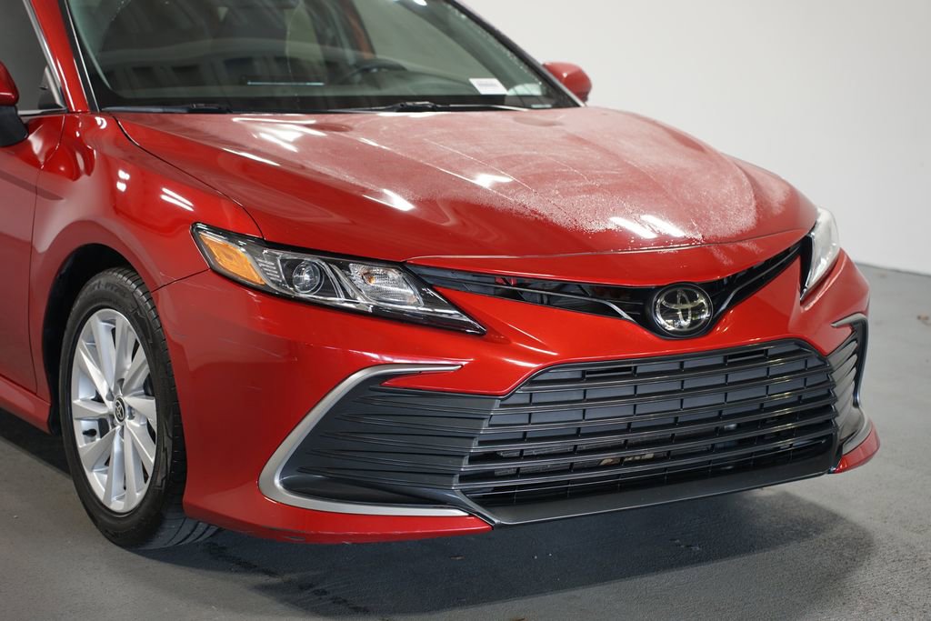 Used 2023 Toyota Camry LE image 4